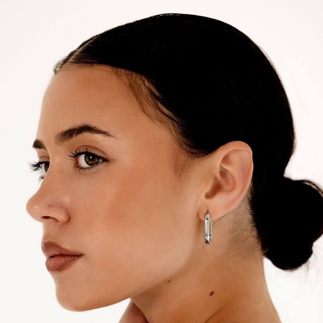 Harper Oval Hoop Earrings - Silver