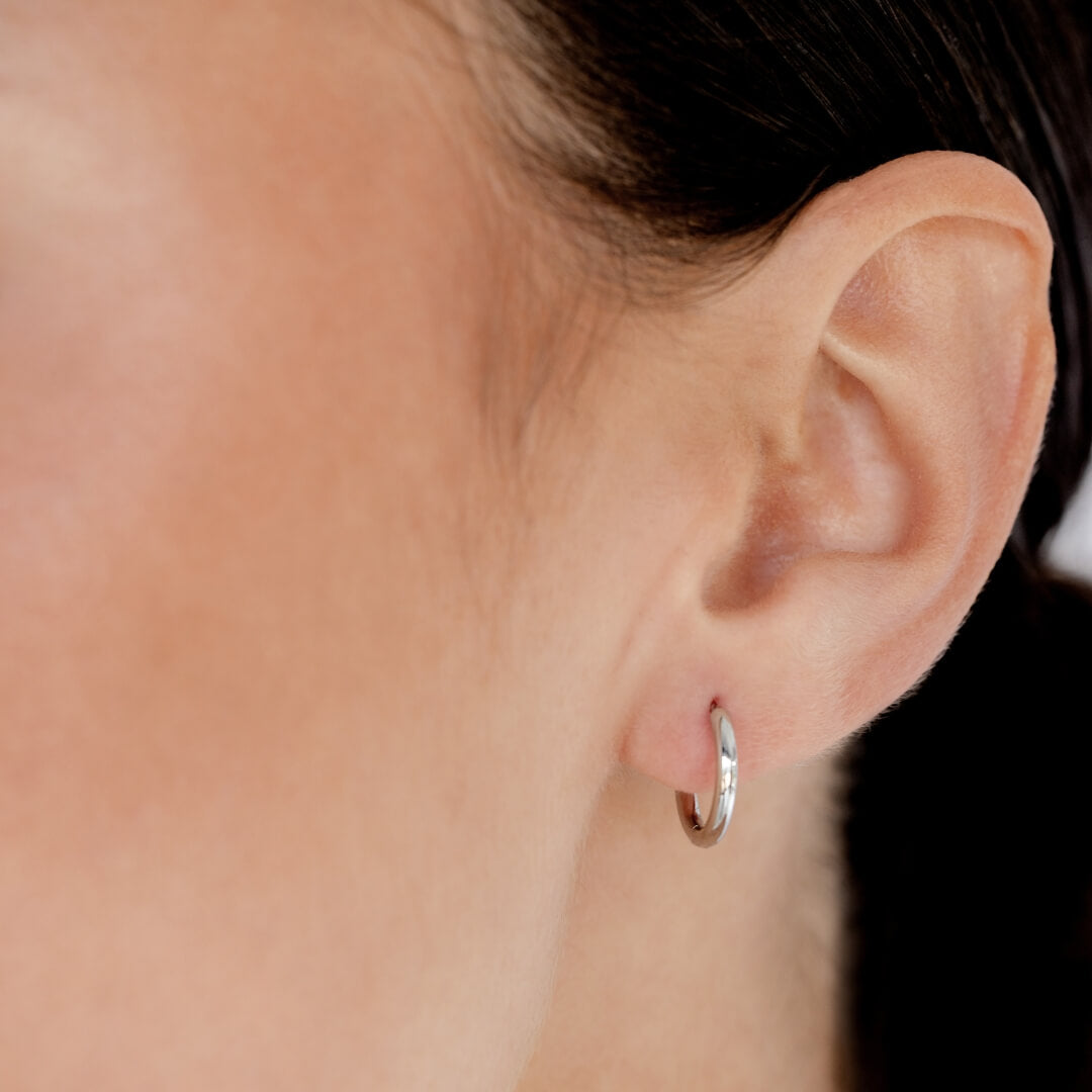 Maya Huggie Earrings - Silver