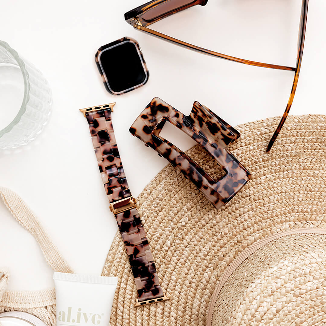 Vienna Claw Clip - Blonde Tortoiseshell - Styled