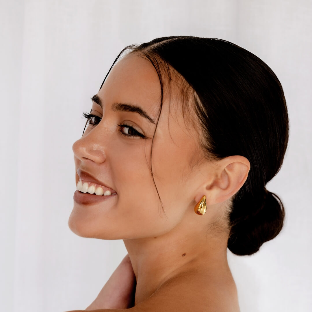 Willow Teardrop Stud Earrings - Gold